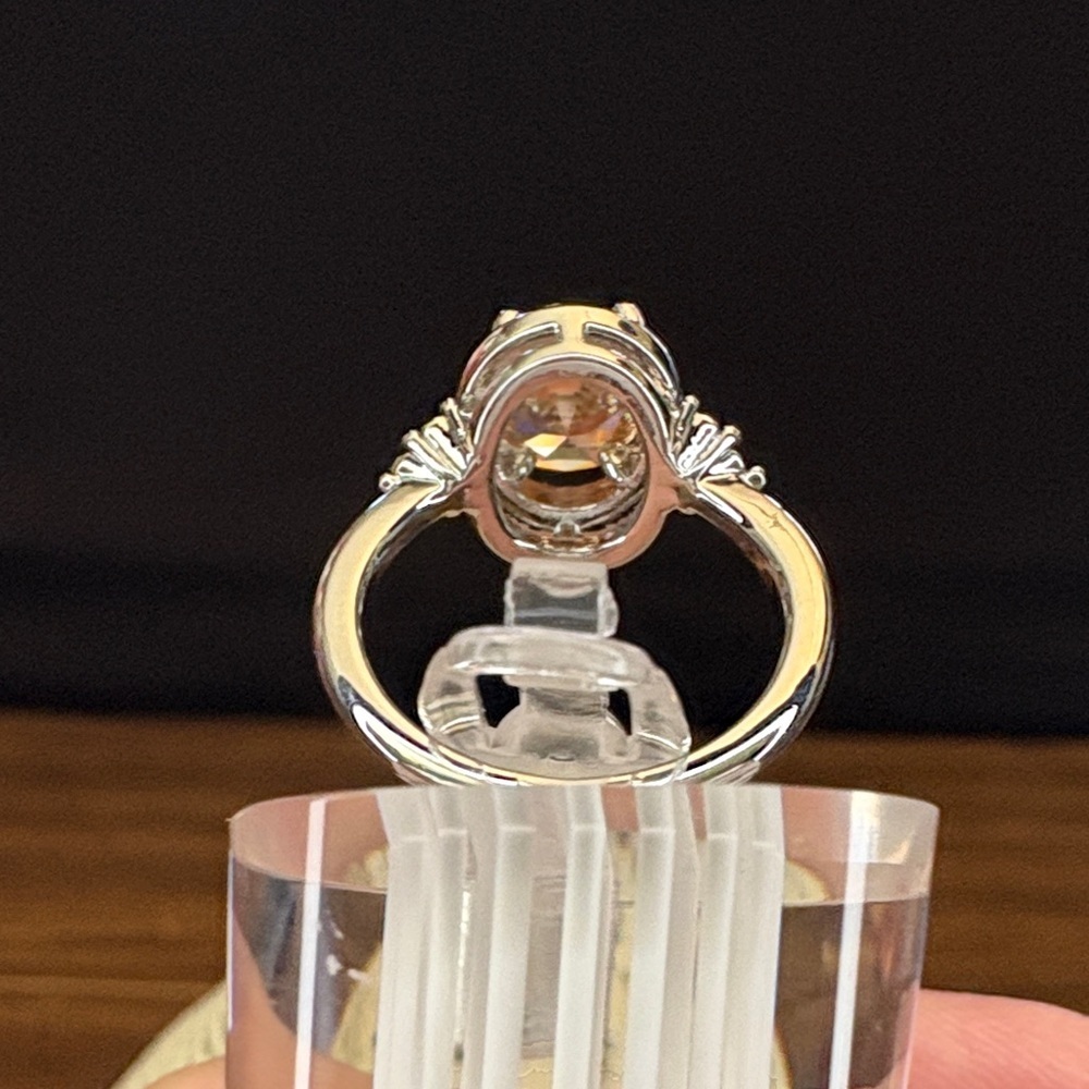 New Stunning Silver Tone Ring with Orange Gemstone - Picture 4 of 8